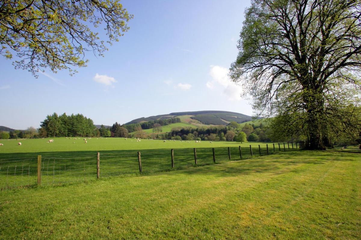 Westerkirk Mains Vila Bentpath Exterior foto